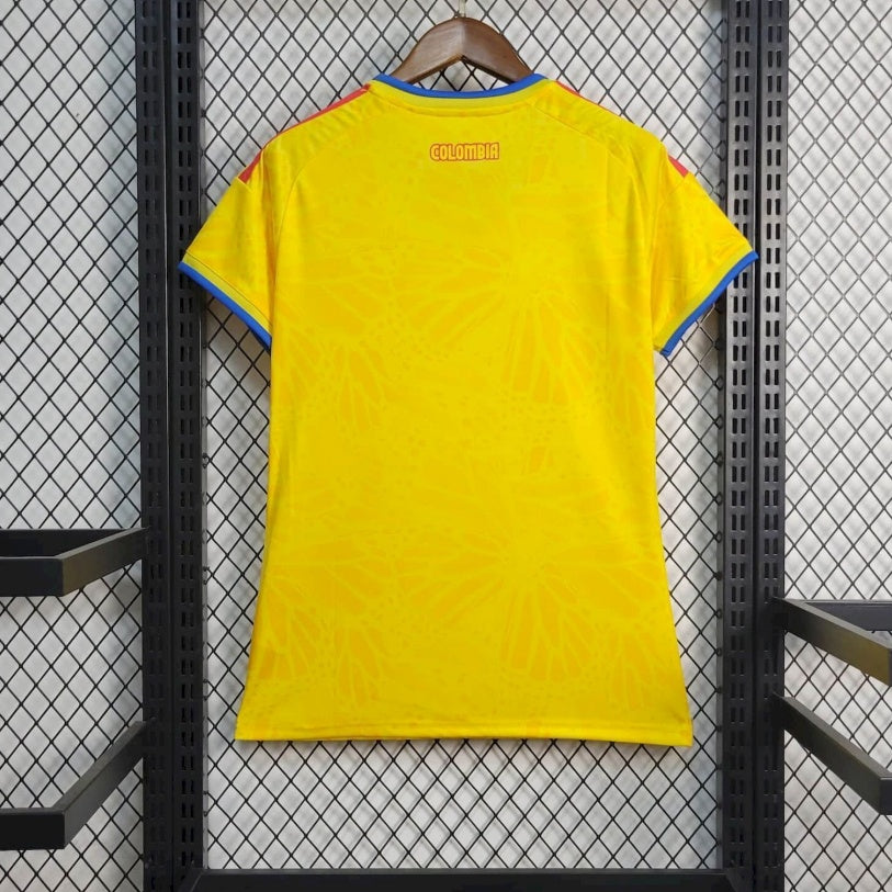 Maillot domicile féminin Colombie 25/26 de Le 12 -ème Maillot, maillot de football avec couleurs de l'équipe nationale.