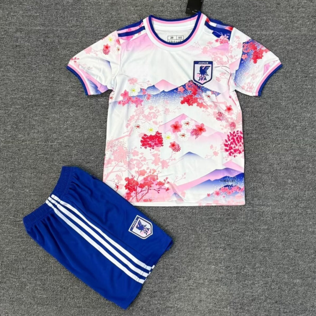 Ensemble pour enfant rose de la marque Le 12 -ème Maillot, taille 25/26, vêtement coloré et confortable pour les enfants.
