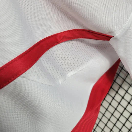 Maillot domicile Ajax 2023-2024 Le 12-ème Maillot, maillot de football rouge avec logo du club et détails blancs.