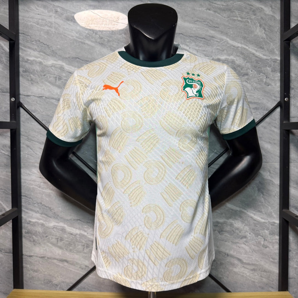 Maillot Côte d'Ivoire 25/26 blanc joueur D, maillot de football Le 12-ème Maillot, devant du maillot avec logo et numéro.
