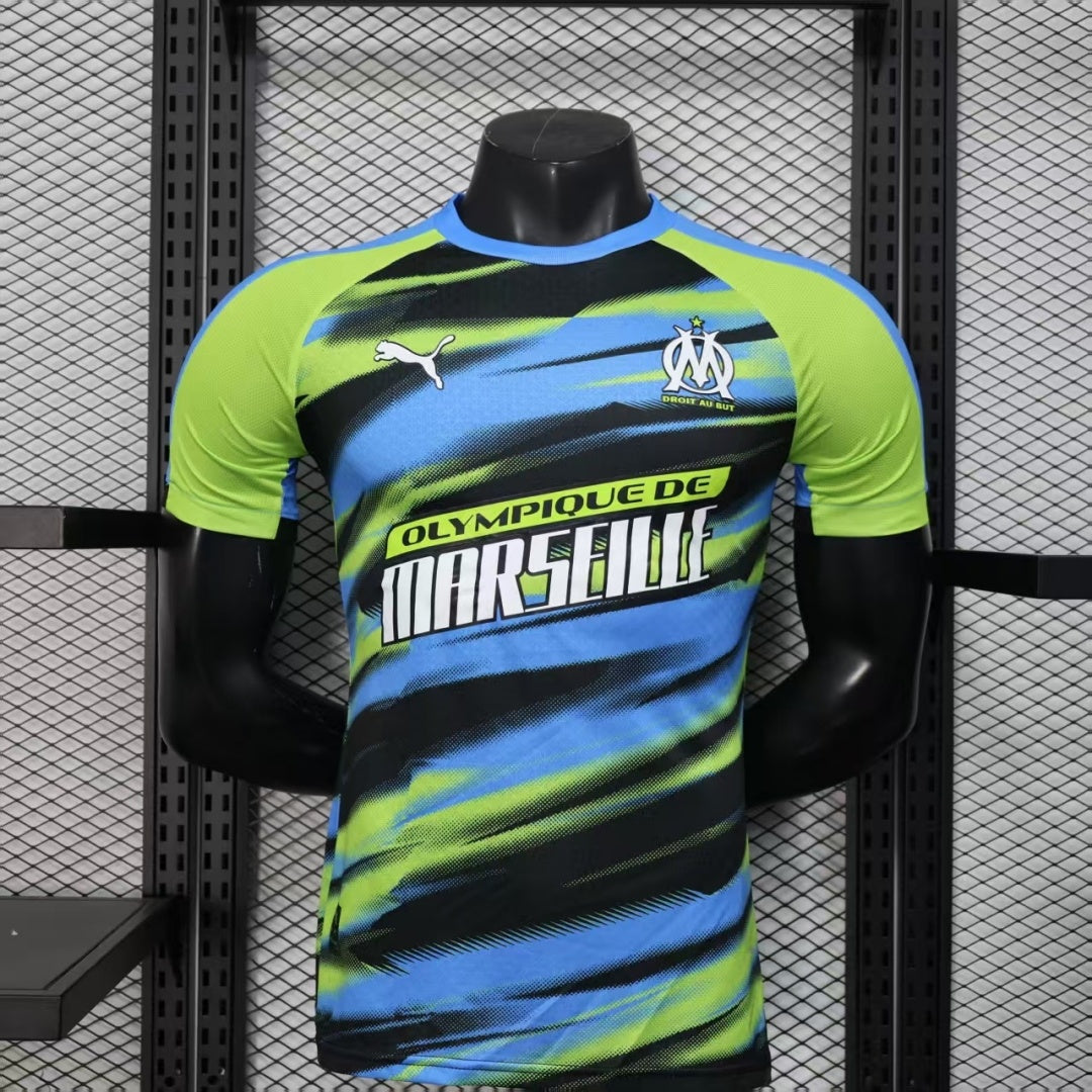 Maillot de football Marseille 25/26 Le 12 -ème Maillot, maillot spécial joueur A, vue de face avec logo et détails.