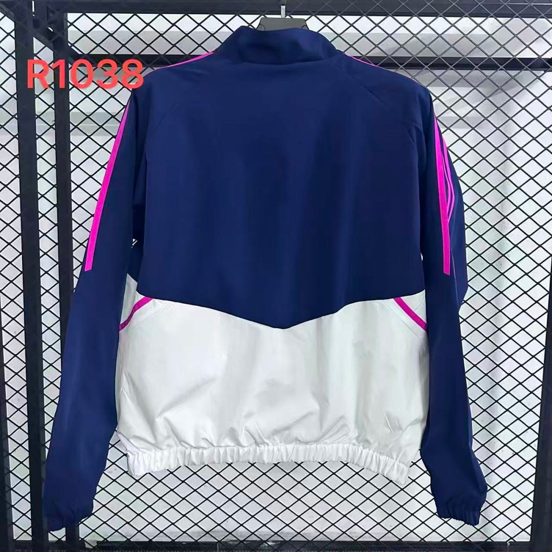 Veste coupe-vent réversible Le 12 -ème Maillot Arsenal, légère, avec logo et design sportif visible sur la veste.