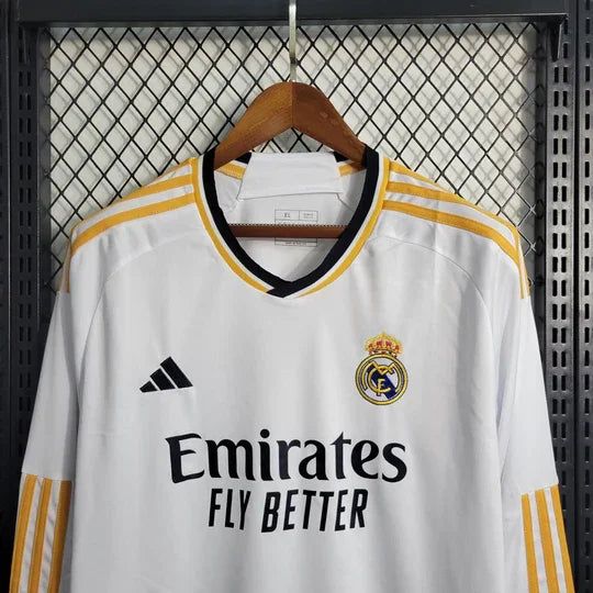 Maillot manches longues Real Madrid 2023 2024 Le 12 -ème Maillot, maillot officiel de football blanc avec logo et détails du club