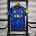 Maillot extérieur Newcastle 2023-24 Le 12 -ème Maillot, maillot de football avec logo et design officiel, vue de face