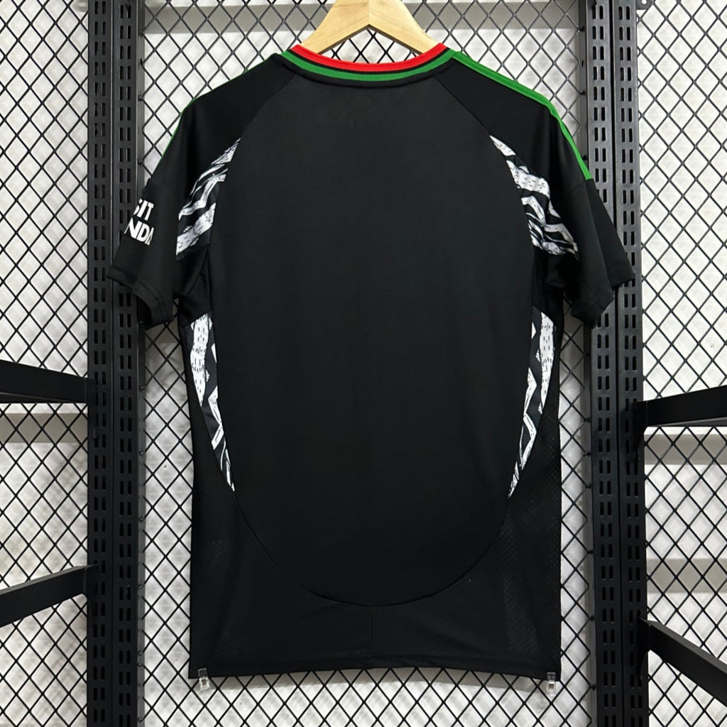 Maillot extérieur Arsenal 24/25 Le 12-ème Maillot, maillot de football avec logo et design officiel, vue de face.