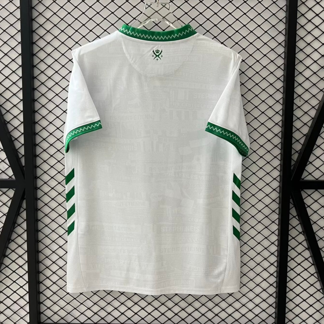 Maillot extérieur Saint-Étienne 25/26 Le 12 -ème Maillot, maillot de football bleu avec logo de l'équipe.