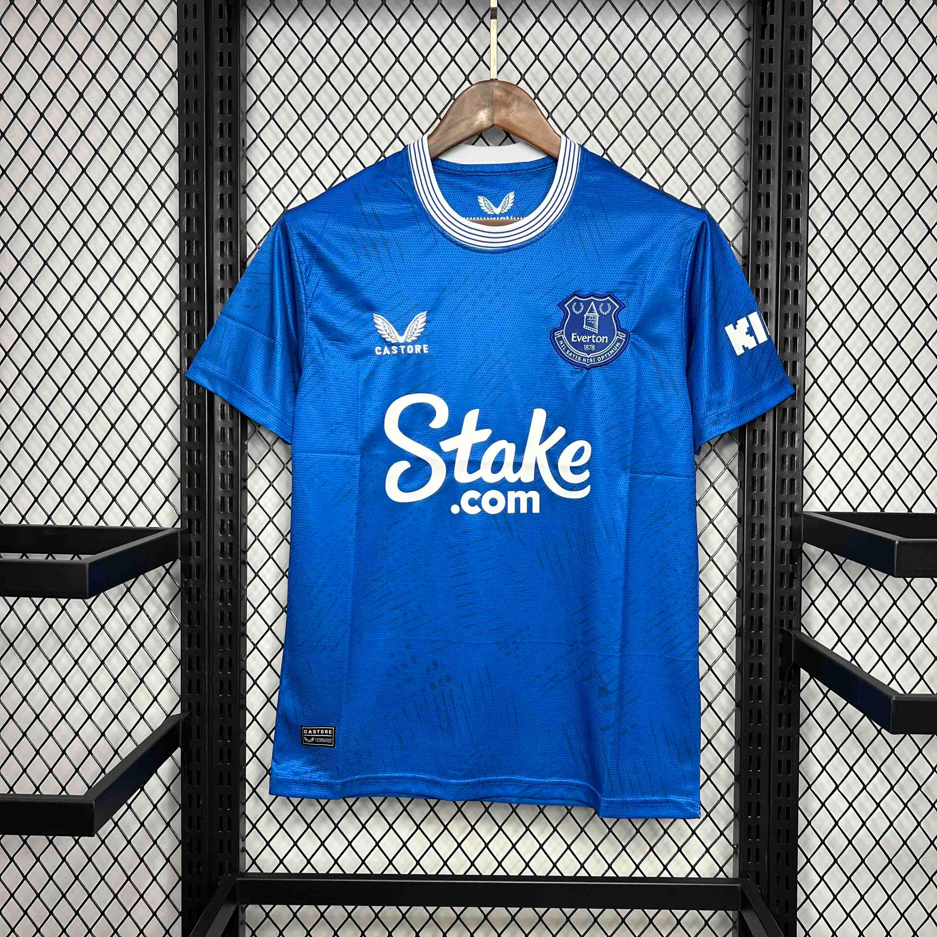Maillot de football Everton 2024-25, Le 12 -ème Maillot, vue front avec logo et détails de l'équipe.