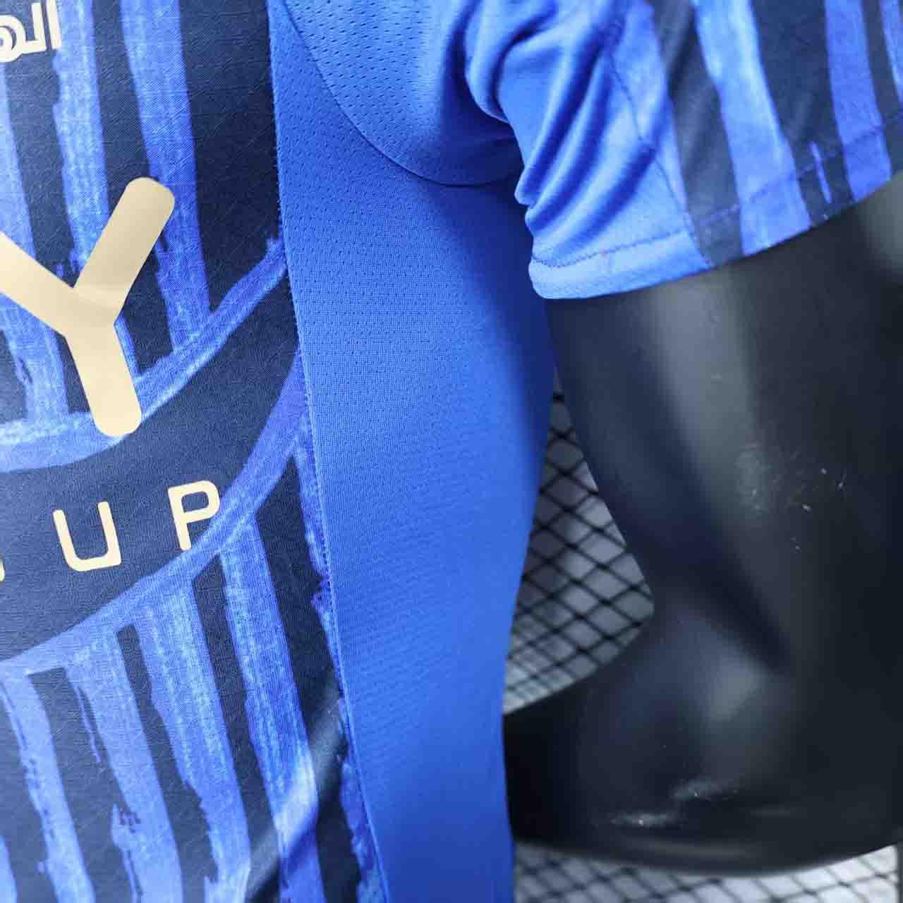 Maillot de football Al Hilal 2025-26 Le 12 -ème Maillot, maillot bleu avec logo de l'équipe et détails modernes.