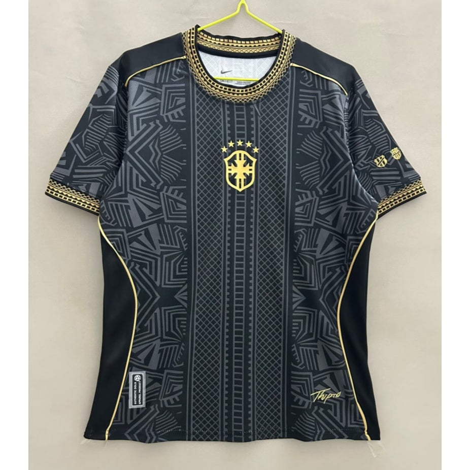 Maillot de football Brésil 25/26 Spécial noir de la marque Le 12 -ème Maillot, vue de face avec logo et détails du design