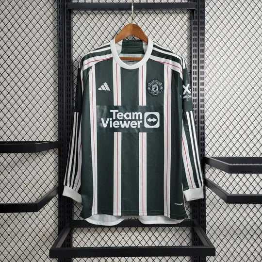 Maillot extérieur Manchester United 2023-2024 à manches longues, marque Le 12 -ème Maillot, vue de face avec logo et détails du maillot