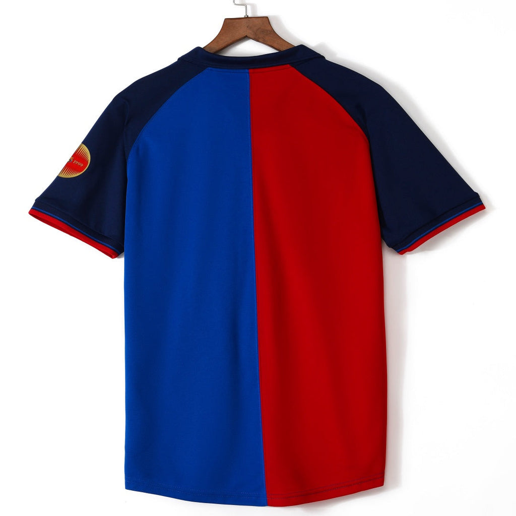 Maillot domicile rétro du FC Barcelone 1999-2000, marque Le 12-eme Maillot, vue de face avec le logo et les couleurs traditionnelles blaugrana