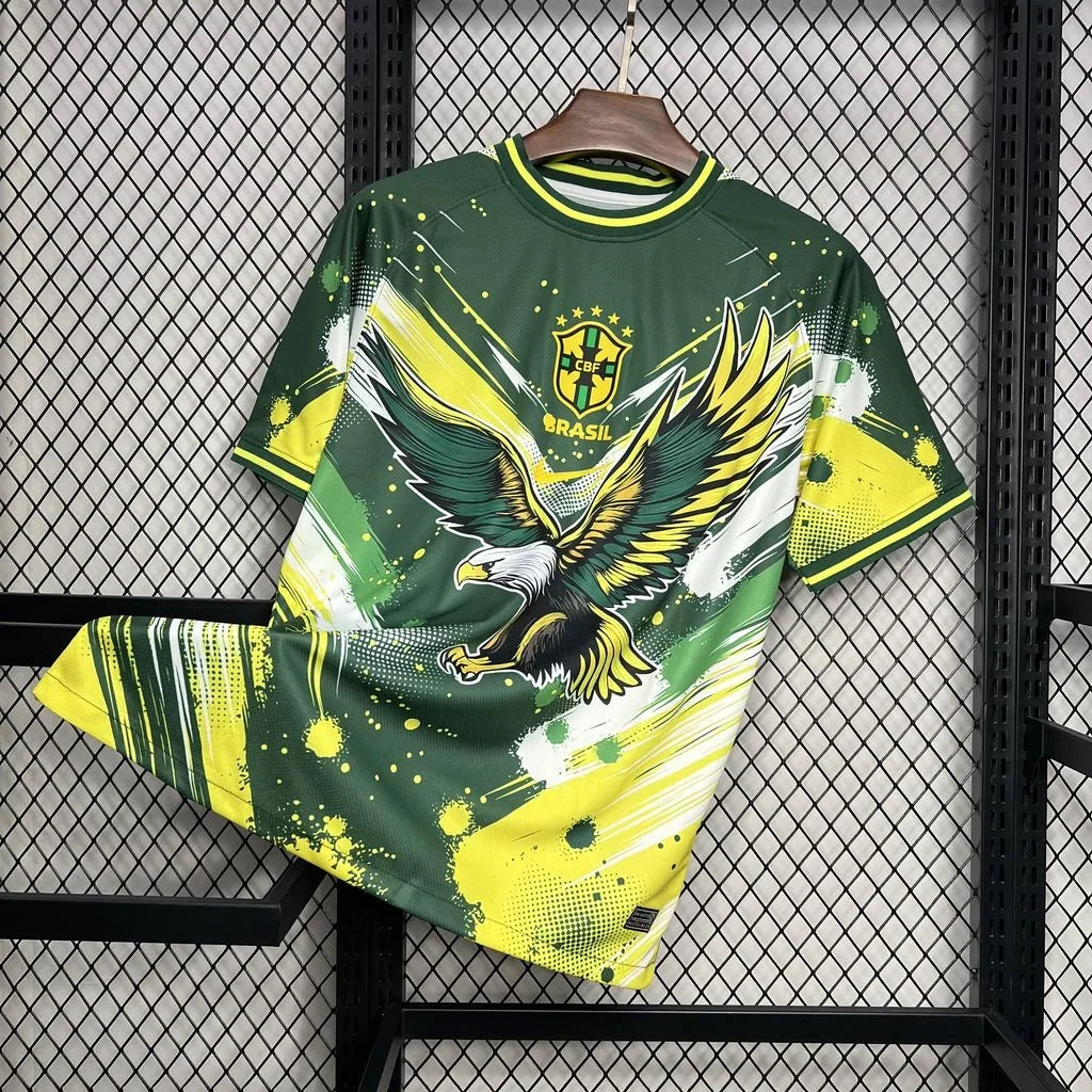 Maillot de football Brésil 2024-2025 Le 12-ème Maillot avec logo et design officiel, vue de face.