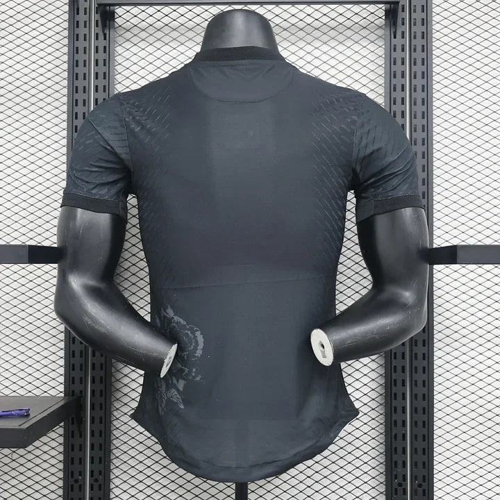 Maillot de football Real Madrid Y3 noir 2024-2025, marque Le 12 -ème Maillot, vue de face avec logo et détails du maillot