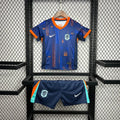 Kit enfant Pays-Bas extérieur 2024/2025 de Le 12 -ème Maillot, maillot et short avec logo orange et bleu, vue de face