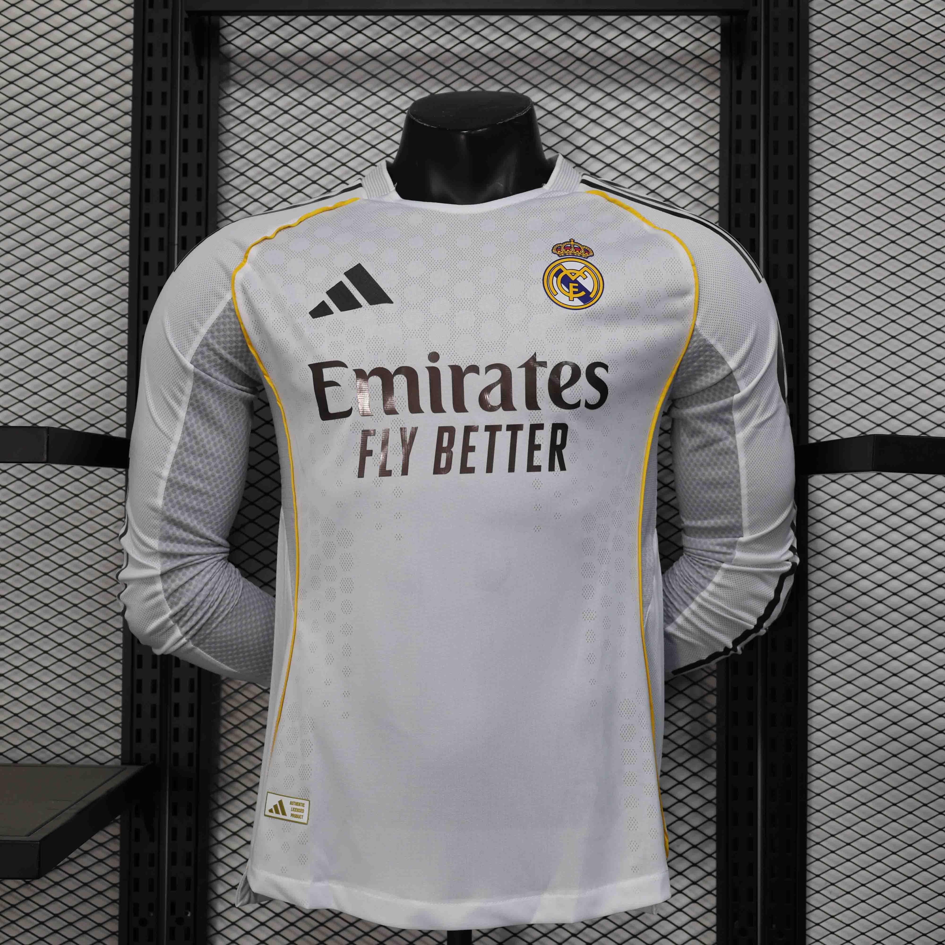 Maillot de football à manches longues Real Madrid, taille 25-26, marque Le 12 -ème Maillot, en blanc avec logo du club
