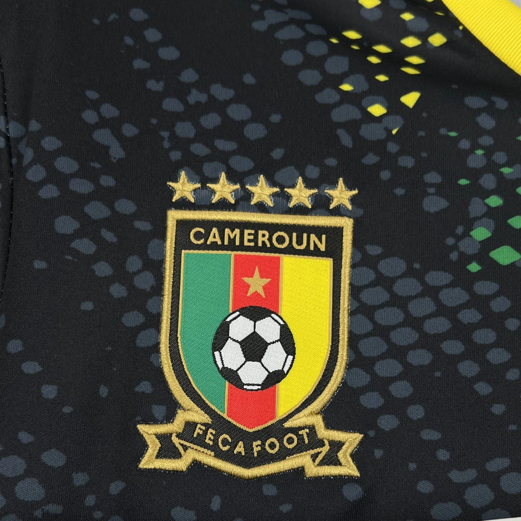 Maillot du Cameroun pour la Coupe du Monde 2026, jersey officiel de la marque Le 12 -ème Maillot, vue de face avec logo et détails.