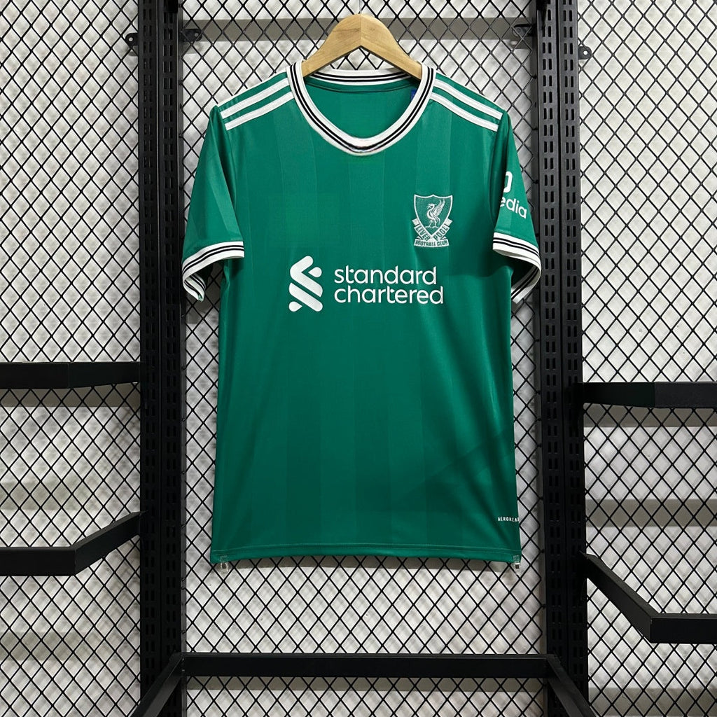 Maillot Liverpool Third 25/26, marque Le 12 -ème Maillot, jersey de football avec logo et design du troisième maillot.