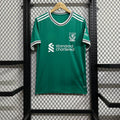 Maillot Liverpool Third 25/26, marque Le 12 -ème Maillot, jersey de football avec logo et design du troisième maillot.