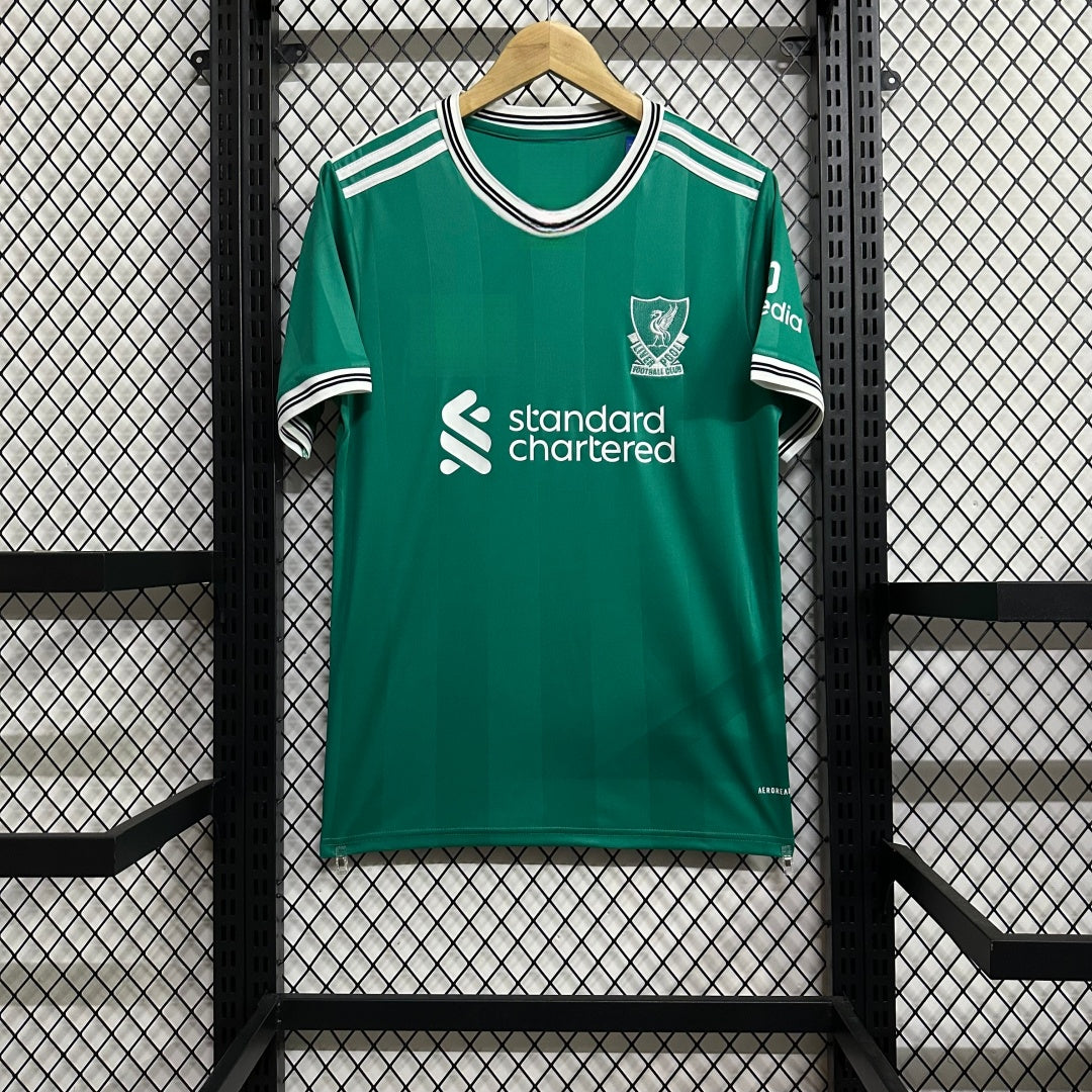 Maillot Liverpool Third 25/26, marque Le 12 -ème Maillot, jersey de football avec logo et design du troisième maillot.