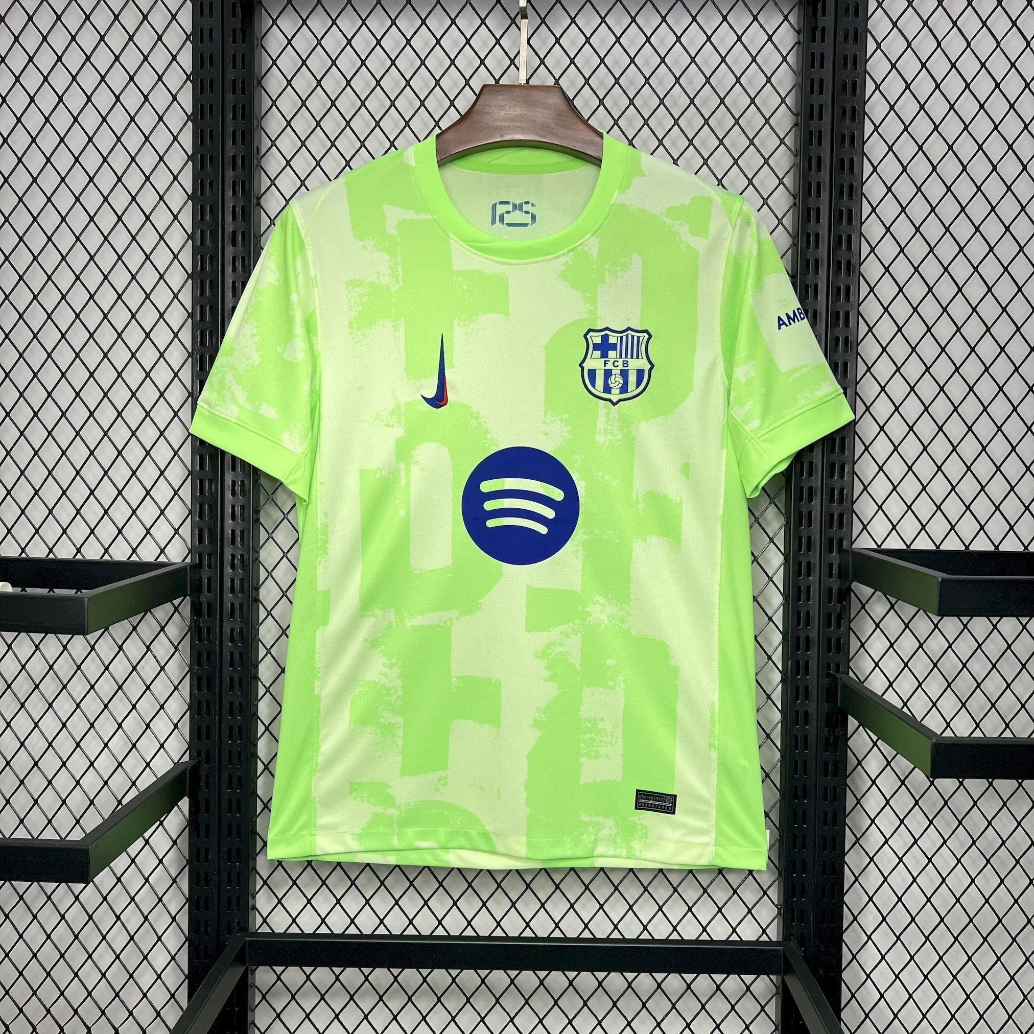 Maillot FC Barcelone foot third 2024-2025 de la marque Le 12 -ème Maillot, vue de face avec logo et détails du maillot.
