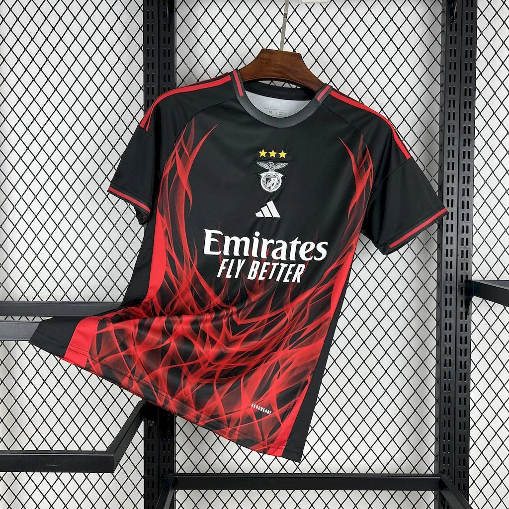Maillot Benfica concept 2025-26 de Le 12 -ème Maillot, maillot de football avec logo et design moderne, vue de face.