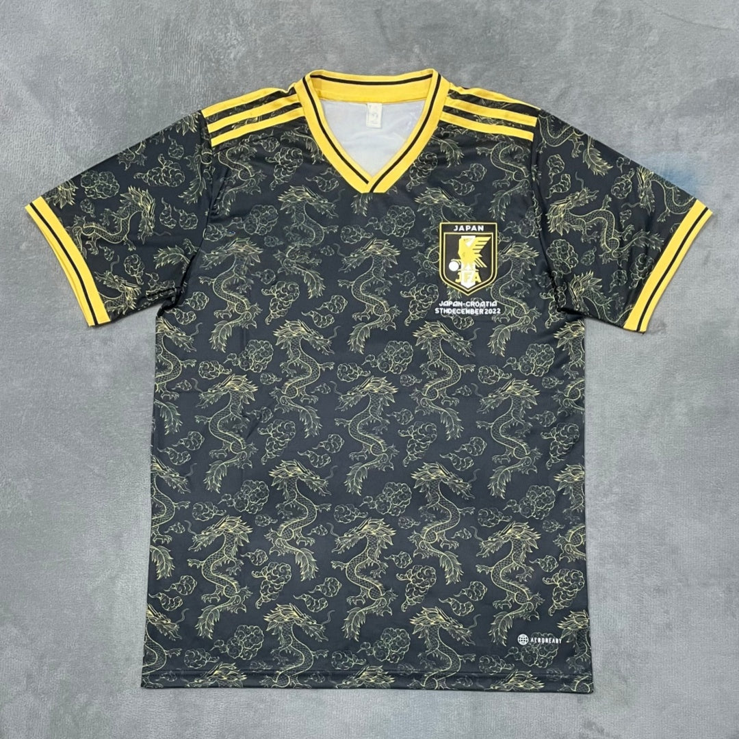Maillot pour enfants 25/26 ans de la marque Le 12 -ème Maillot, design noir japonais, tissu confortable et ajusté.