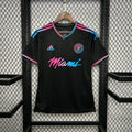 Maillot de football Inter Miami 2024-2025, concept, par Le 12-ème Maillot, vue de face avec détails du design.