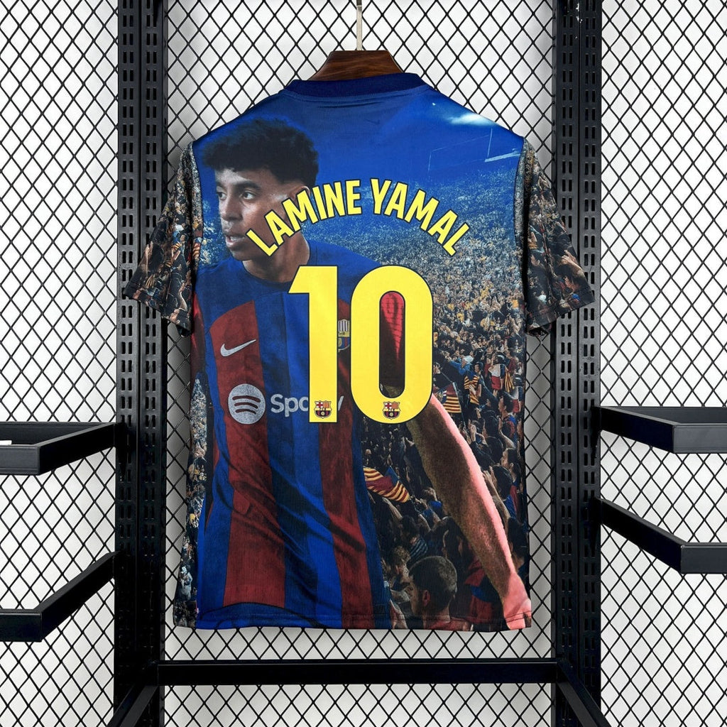 Maillot 24/25 Barcelone Yamal Le 12-ème Maillot, maillot de football bleu avec logo du club et détails du joueur.