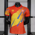 Maillot de football Espagne Concept 2026 de la marque Le 12 -ème Maillot, en tissu bleu avec détails rouges et logos.