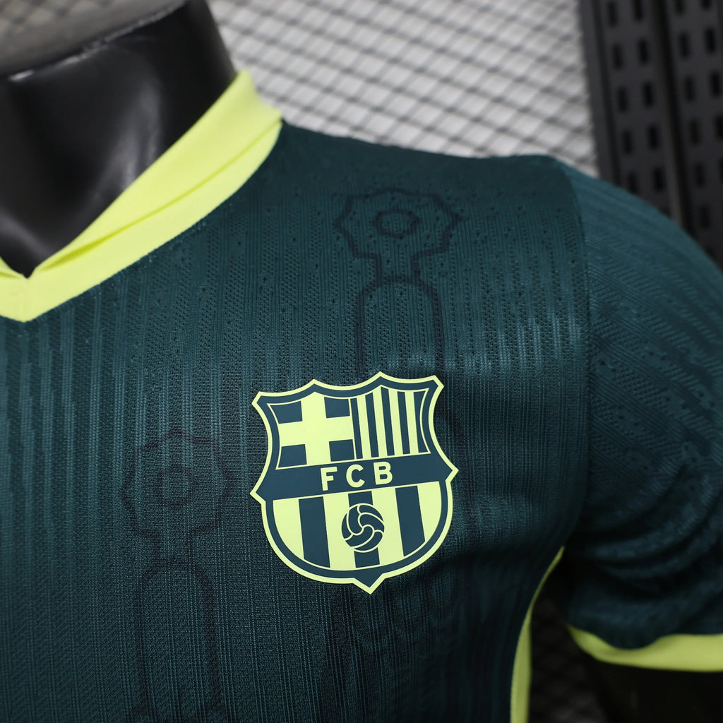 Maillot FC Barcelone 2025 2026 de la marque Le 12-ème, vue de face avec logo et détails du maillot de football.