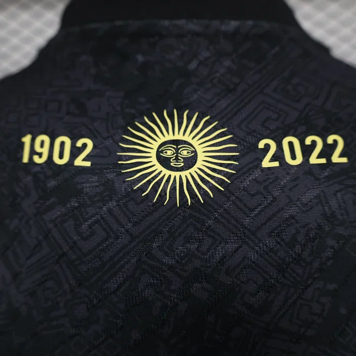 Maillot Argentine de football Le 12, modèle 2024-2025, vue de face avec logo et détails bleus et blancs.