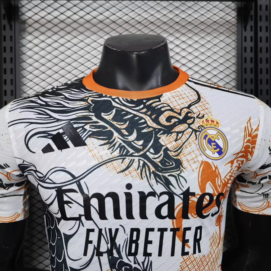 Maillot de football Real Madrid pour enfants 25-26 ans, marque Le 12 -ème Maillot, avec logo et détails du club.
