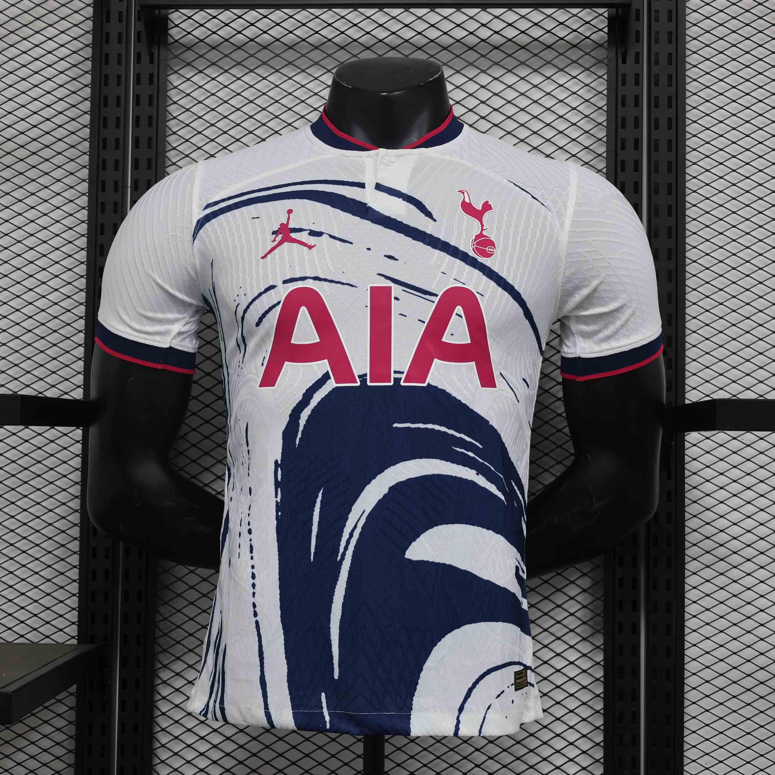Maillot Tottenham concept 2024-25 Le 12 -ème Maillot, maillot de football avec logo et design moderne, vue frontale.