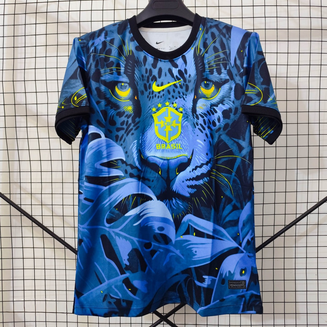 Maillot de football Brésil 25/26, modèle spécial, par la marque Le 12 -ème Maillot, vue de face avec logo et détails colorés