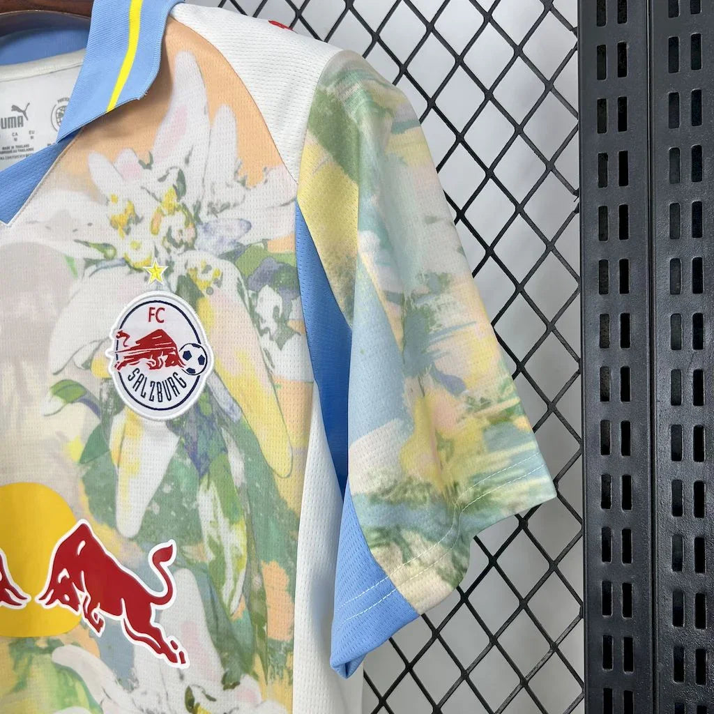 Maillot Salzburg 2025-26 Le 12 -ème Maillot, maillot de football avec logo officiel et détails du design blanc et rouge