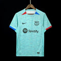 Maillot third FC Barcelone saison 2023-2024 Le 12 -ème Maillot, maillot de football orange avec logo blaugrana et détails modernes