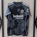 Maillot third Eintracht Francfort 25/26, marque Le 12 -ème Maillot, vue front avec logo et détails du maillot de football.