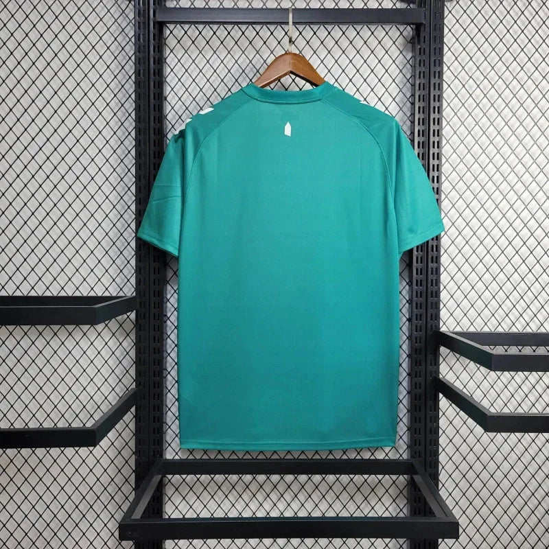 Maillot Everton concept 2024-25 de Le 12 -ème Maillot, vue frontale avec logo et design moderne, tissu sportif bleu et blanc.