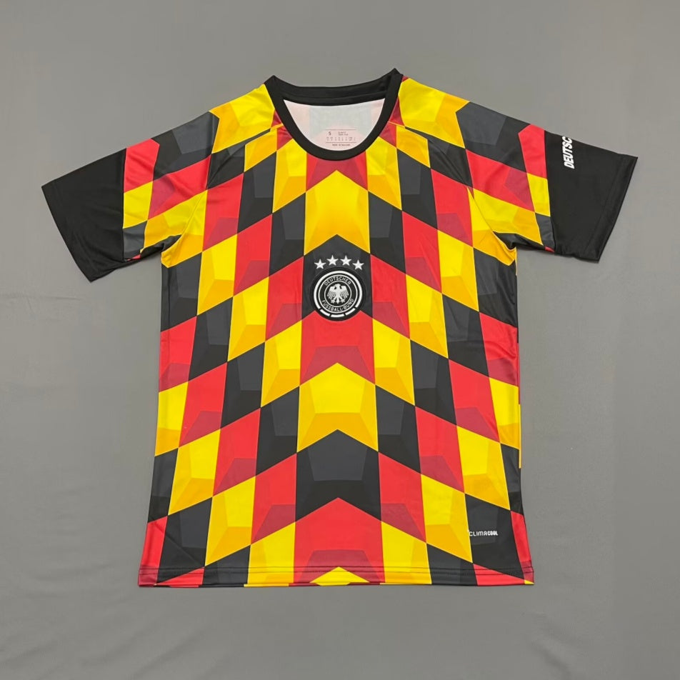 Maillot de football Allemagne Training A Le 12, en taille 25/26, vue de face avec logo et détails du maillot de sport.