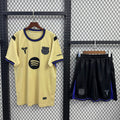 Ensemble de football extérieur pour adulte Le 12 -ème Maillot Barcelone 25/26, maillot et shorts aux couleurs de l'équipe.