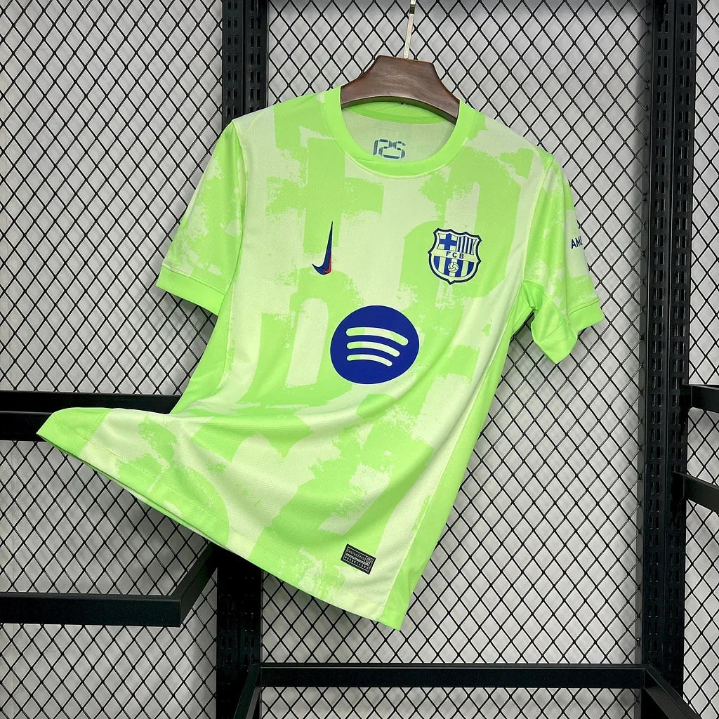 Maillot FC Barcelone foot third 2024-2025 Le 12-ème Maillot, maillot de football avec logo et design moderne, vue de face.