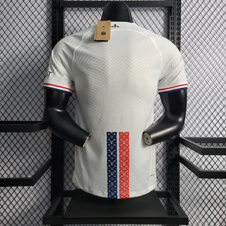Maillot de football Le 12 -ème Maillot Paris 2023-2024 Concept, design moderne avec logo de Paris, vue de face sur fond blanc.