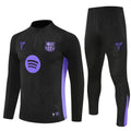 Ensemble Barcelone noir pour enfants, marque Le 12 -ème Maillot, comprenant un maillot et un short.