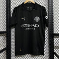 Maillot Manchester City troisième 25/26 de la marque Le 12 -ème Maillot, vue de face avec logo et détails colorés.