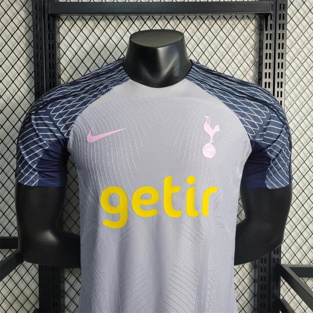 Maillot d'entraînement Tottenham 2023-24 Le 12 -ème Maillot, vue front avec logo et design sportif.