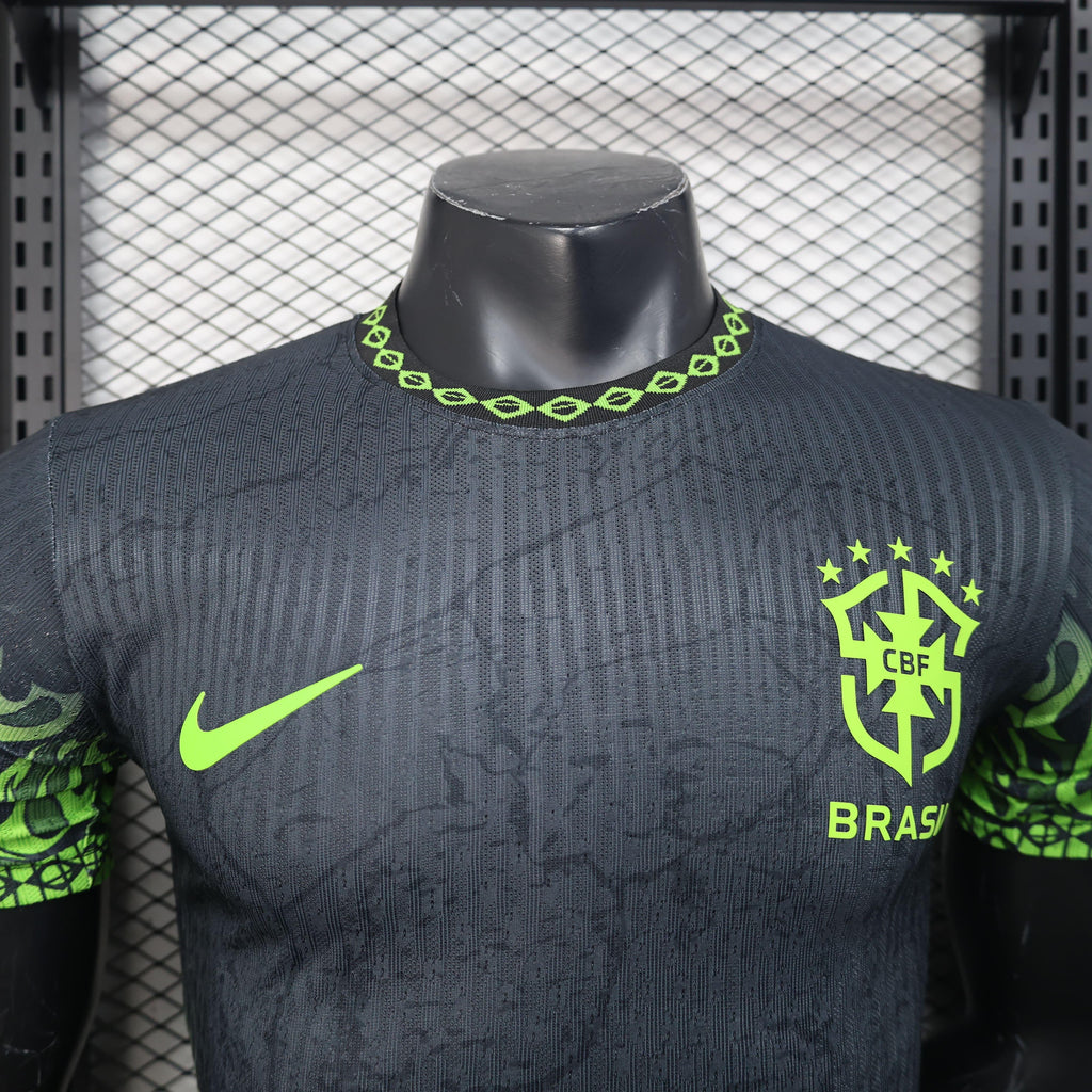 Maillot Brésil 2025-2026 édition spéciale de Le 12, maillot de football avec détails colorés et logo officiel.