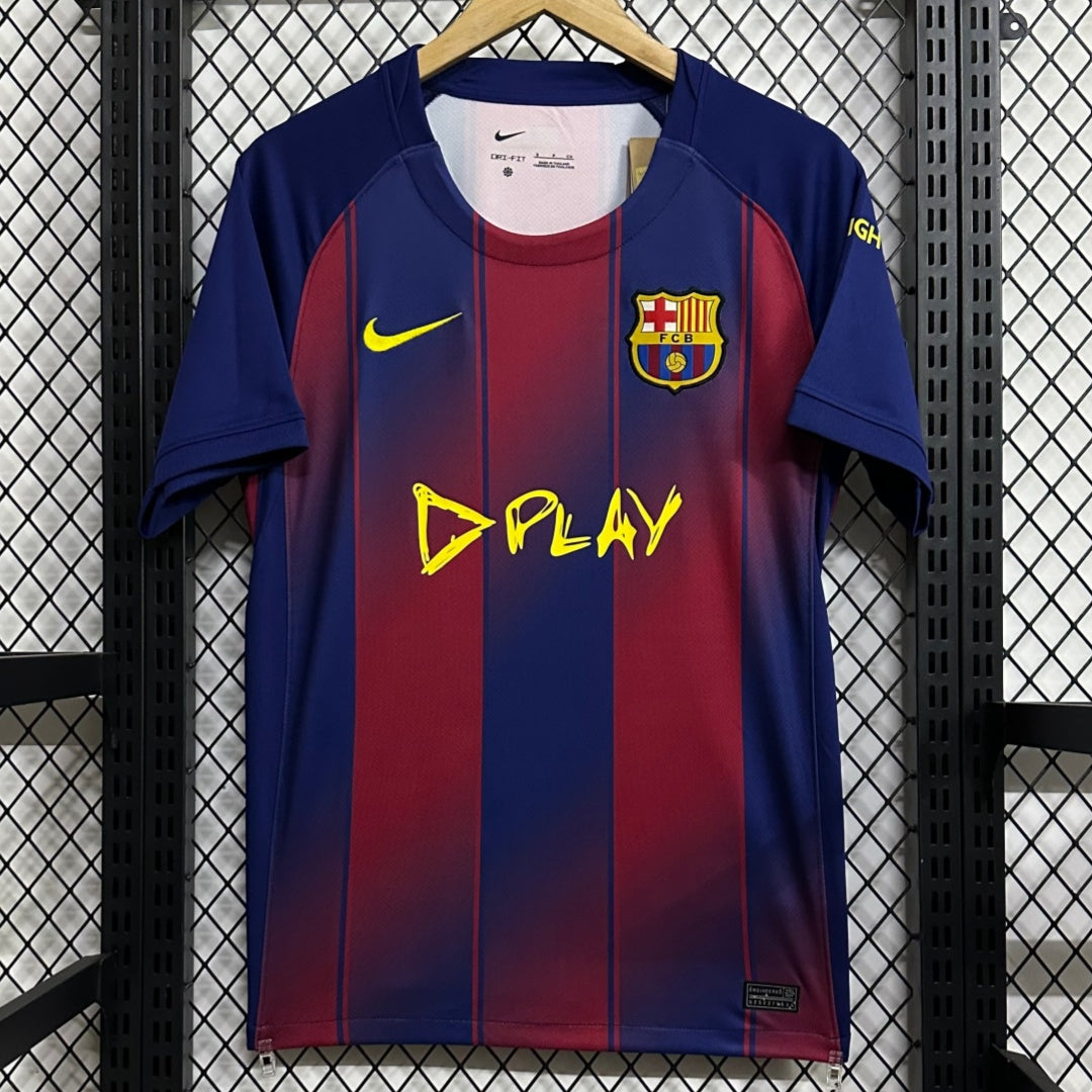 Maillot domicile Barcelone 25/26 Le 12 -ème Maillot, maillot de football bleu avec logo du club et détails officiels.