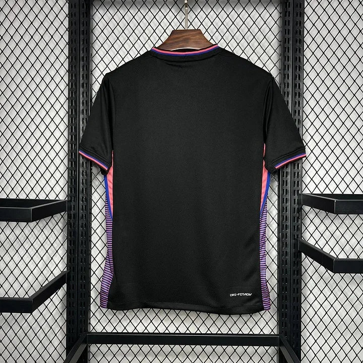 Maillot de football FC Barcelone 2024-2025, marque Le 12, vue de face avec logo et design officiel.