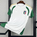 Maillot de football blanc pour enfants 25/26 ans, modèle Italie Spécial, par Le 12 -ème Maillot, vue frontale.