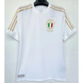 Maillot 25/26 Italie 125TH blanc, marque Le 12 -ème Maillot, vue de face avec logo et détails du tissu.